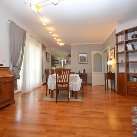 Villa Sverko With Garden In Novigrad *